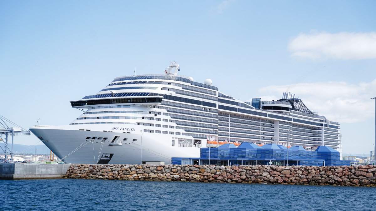 Un crucero en el Muelle de Balears.