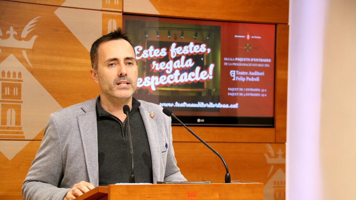 El alcalde de Tortosa, Jordi Jordan, en la presentación de la programación de artes escénicas.