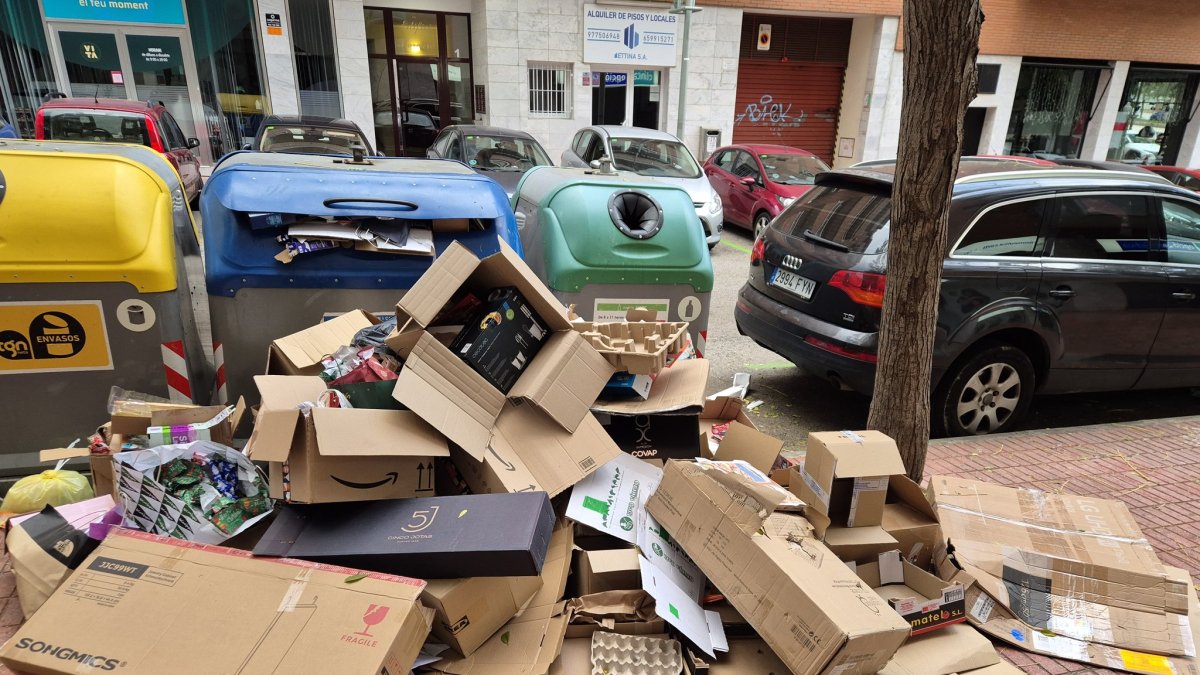 La situació de la neteja a Tarragona és un dels prinicipals problemes de la ciutat, per falta de renovació de l’empresa i per manca de comportament cívic.