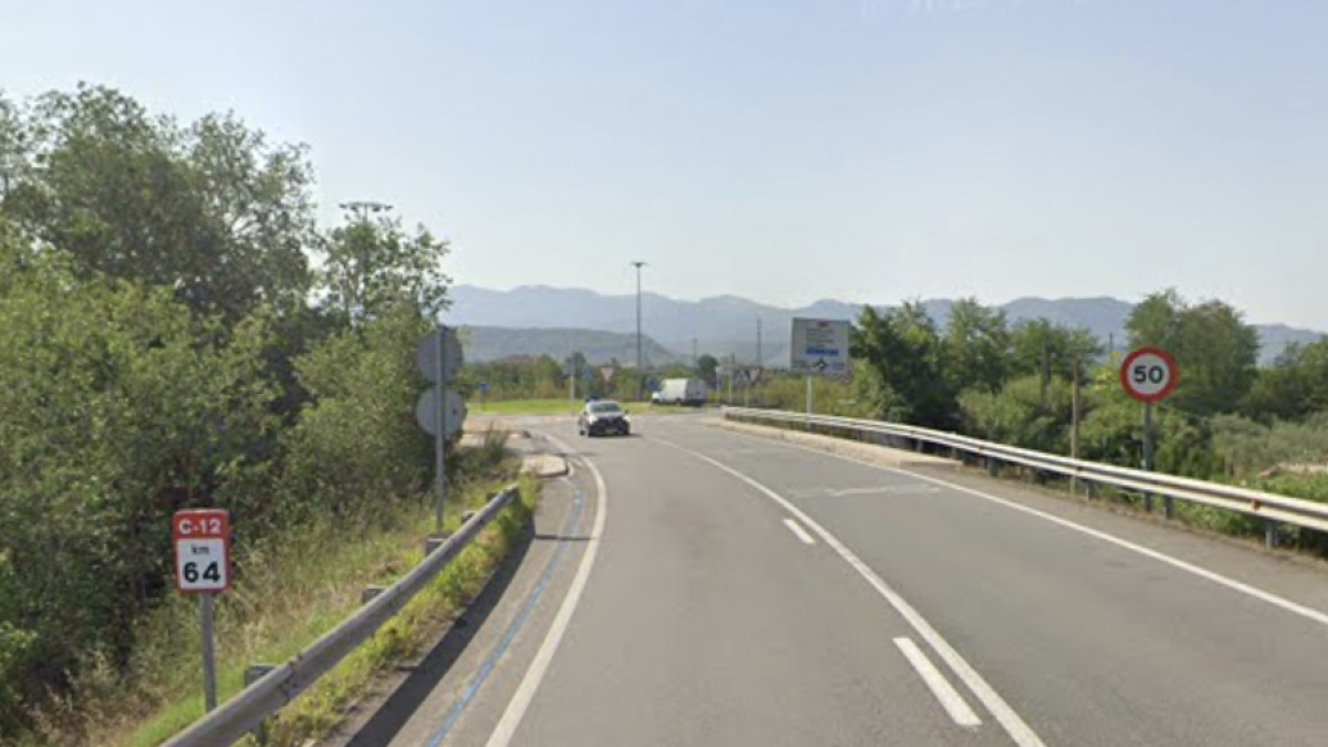 Imagen de la C-12 en su paso por Móra d'Ebre