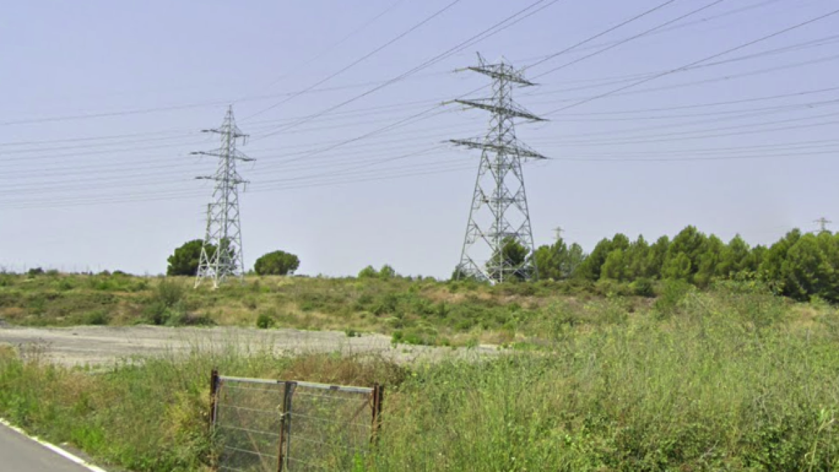 Imagen de dos torres de Alta Tensión situadas en las Gabarras.