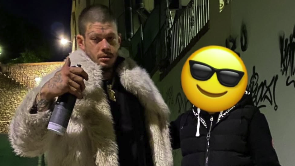 Imagen de Cecilio G. pintando en la Bajada de la Beneficencia de Tarragona publicada a las Redes sociales.