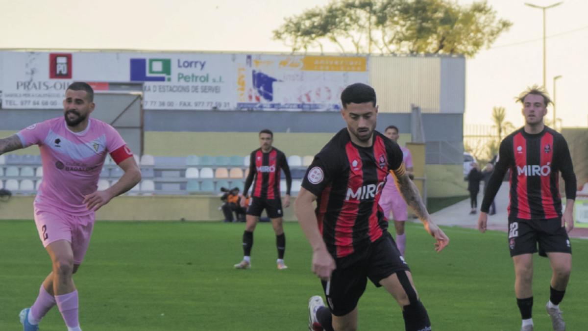 El capità roig-i-negre, Xavi Jaime, durant el partit d’ahir contra el Badalona.