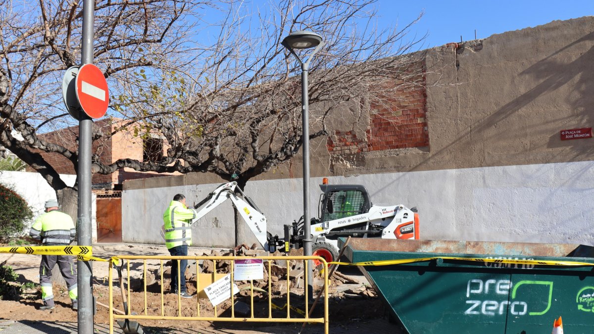 Treballs a la plaça José Monzón de Reus.