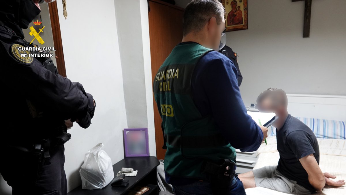 Momento de una de las detenciones de uno de los integrantes de la red.