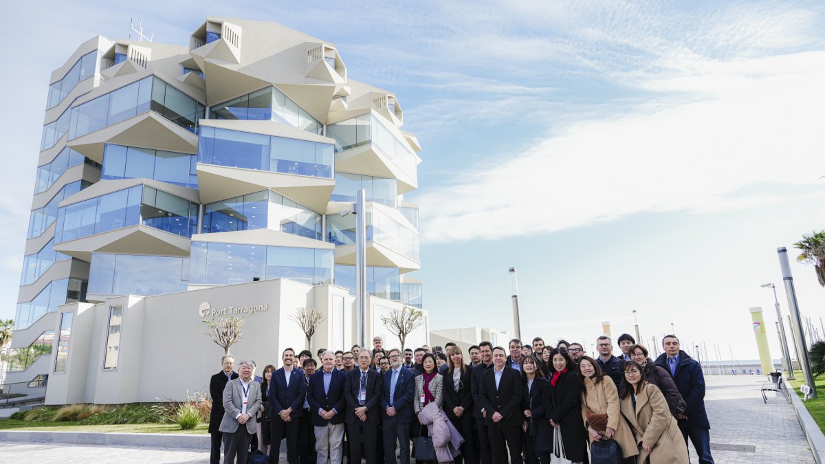 Representants d'empreses japoneses durant la seva visita al Port de Tarragona.