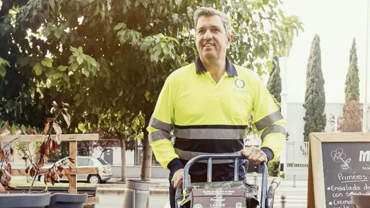 Una repartidor de Qualianza.