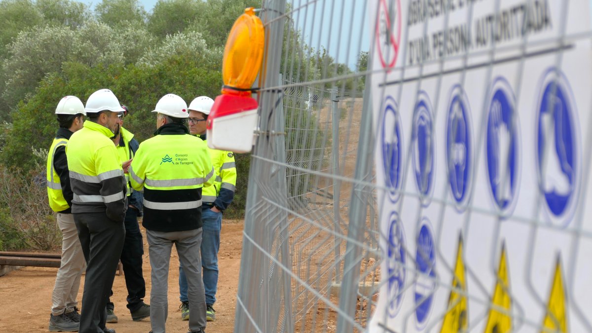 Equip del CAT durant una intervenció en recinte protegit.