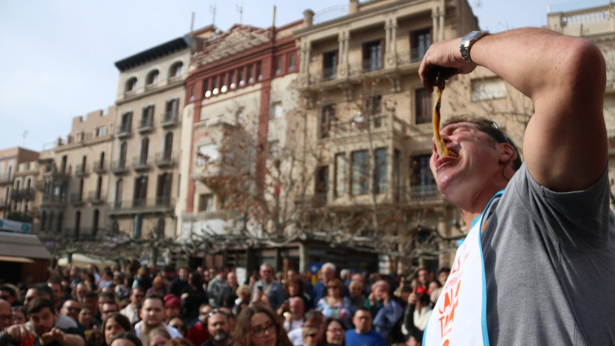 Imagen de Adrià Wegrzyn, ganador del concurso de comida calçots