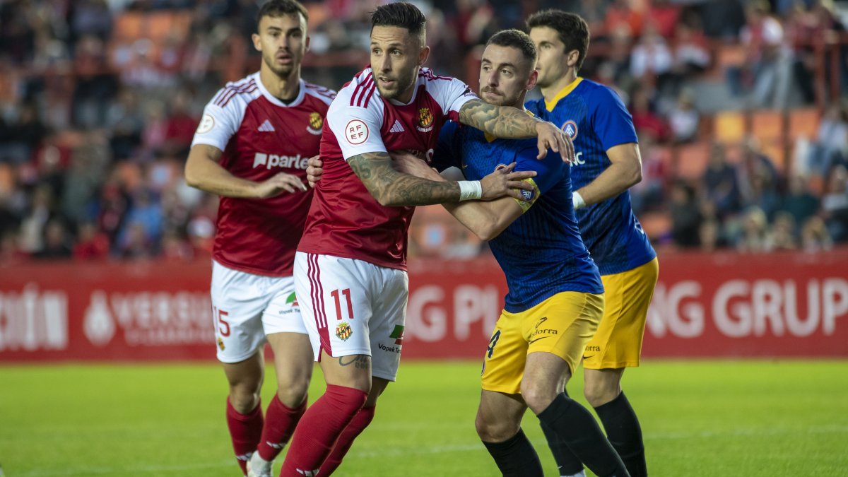 El extremo del Nàstic, Marc Fernández, durante el duelo contra el FC Andorra de liga que tuvo lugar en noviembre.