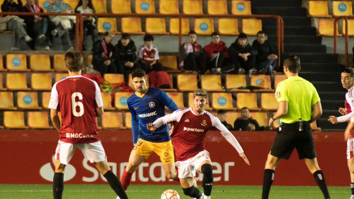 Álex Jiménez durant el duel de Copa Catalunya.