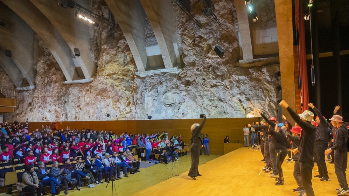 Día Escolar de la No Violencia y la Paz.