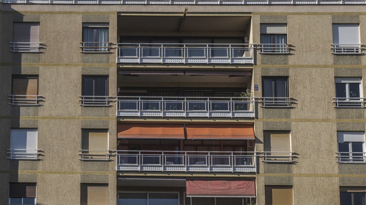 Els promotors i constructors demanen un pla polític a llarg termini per a solucionar la situació actual.