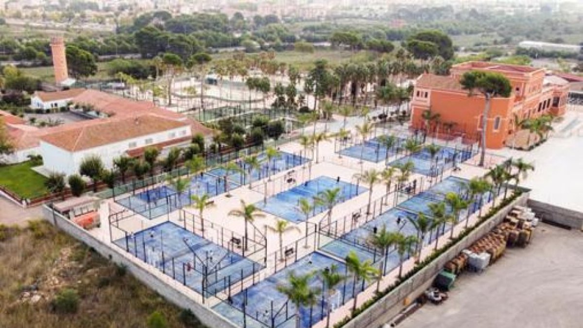 Fotografia d’arxiu de les instal·lacions situades a Mas Sedó, edifici considerat bé cultural d’interès local.