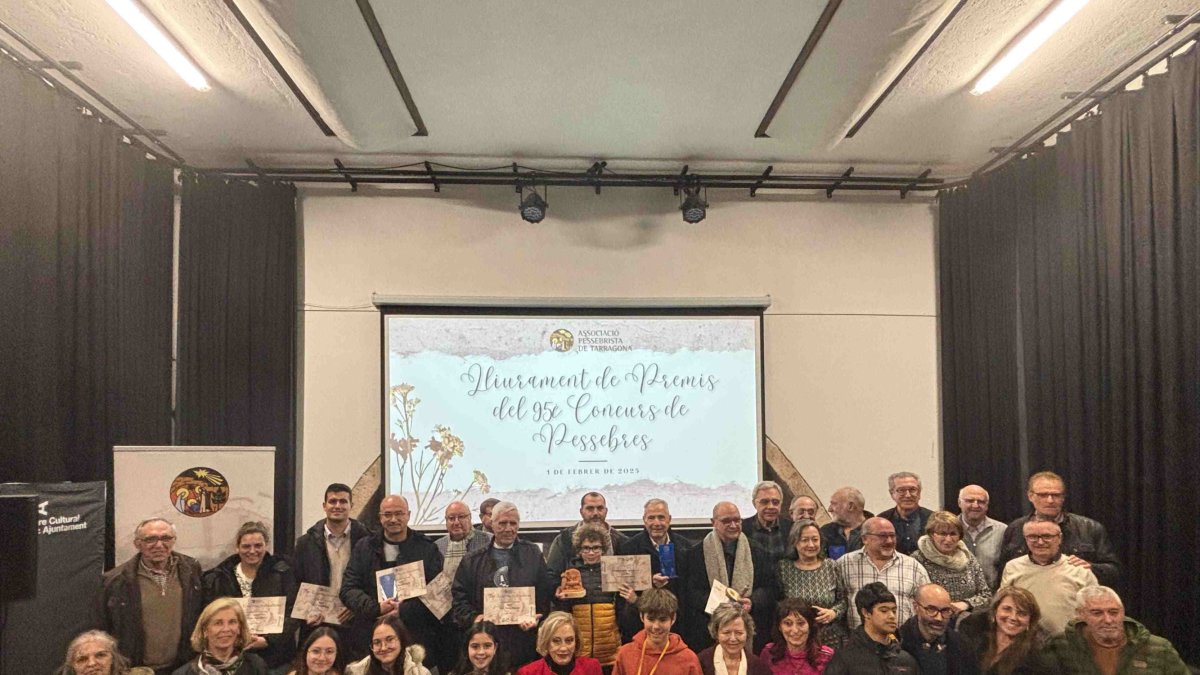Imatge del lliurament de premis i diplomes del 95è Concurs de Pessebres organitzat per l’APT.