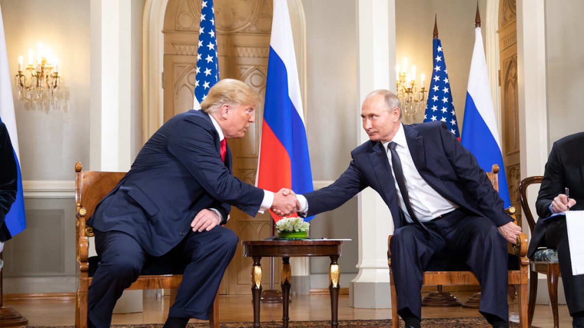 Imatge d’arxiu de Trump i Putin en una va reunir.