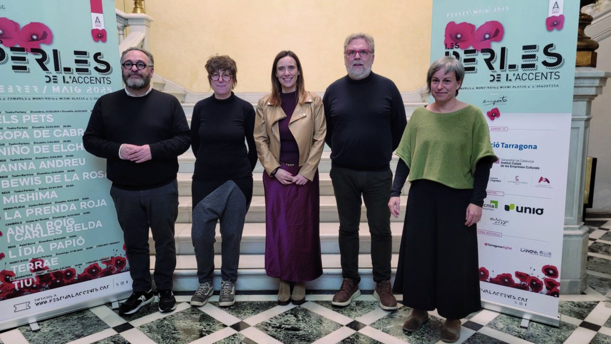 Els edils de Cultura de Reus i l’Argentera, l’alcaldessa de Reus, el director del festival i Lídia Papió.