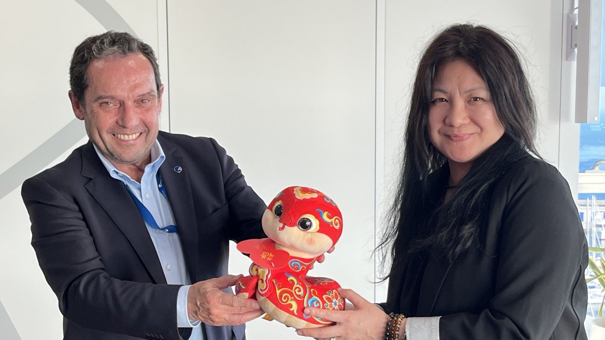 Visita de la cónsul general de China, Meng Yuhong, en el Port de Tarragona.