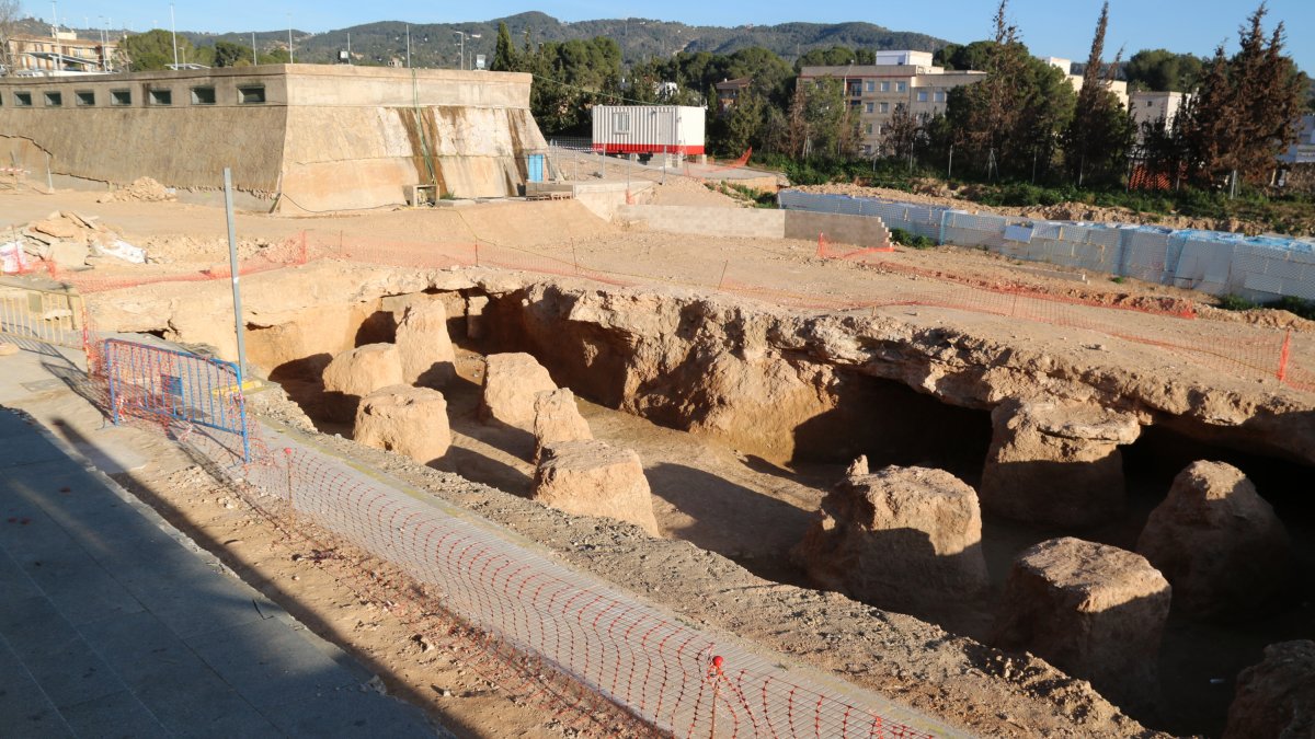 Restes arqueològiques aparegudes davant de l'HTVC durant les obres d'ampliació del centre
