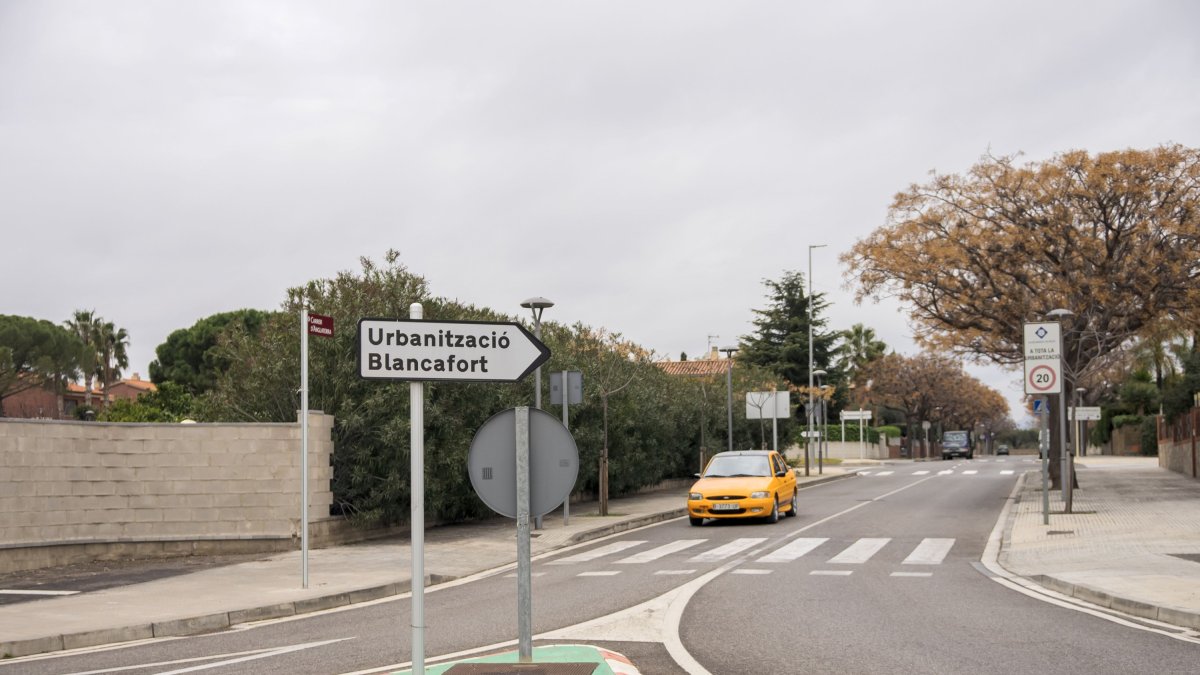 Los vecinos de la urbanización de Blancafort son favorables a la llegada de una medida que creen que sería disuasiva de cara a delincuentes