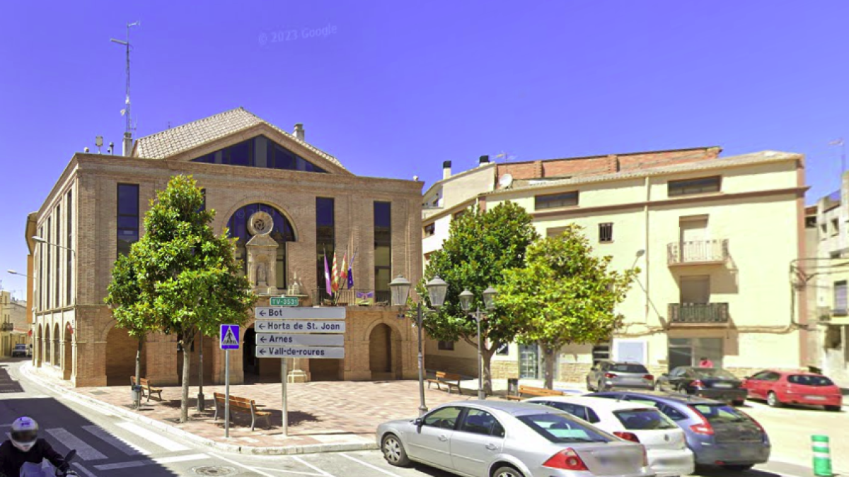 Imagen de archivo de la plaza del Ayuntamiento de Gandesa.