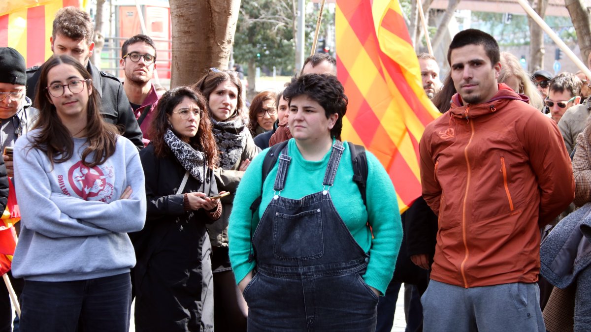 Los tres detenidos por el destrozo de una carpa de Aliança Catalana, dejados en libertad