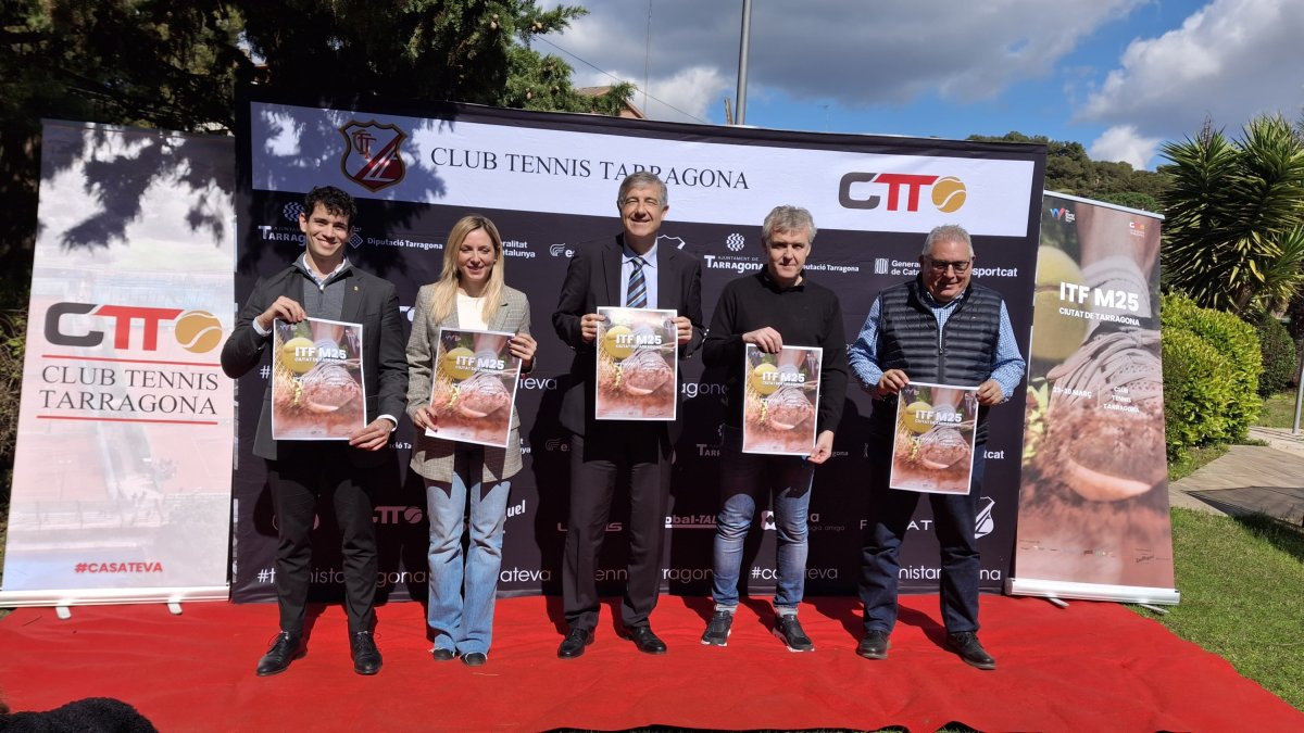 Els diferents representants durant la presentació de l’esdeveniment.