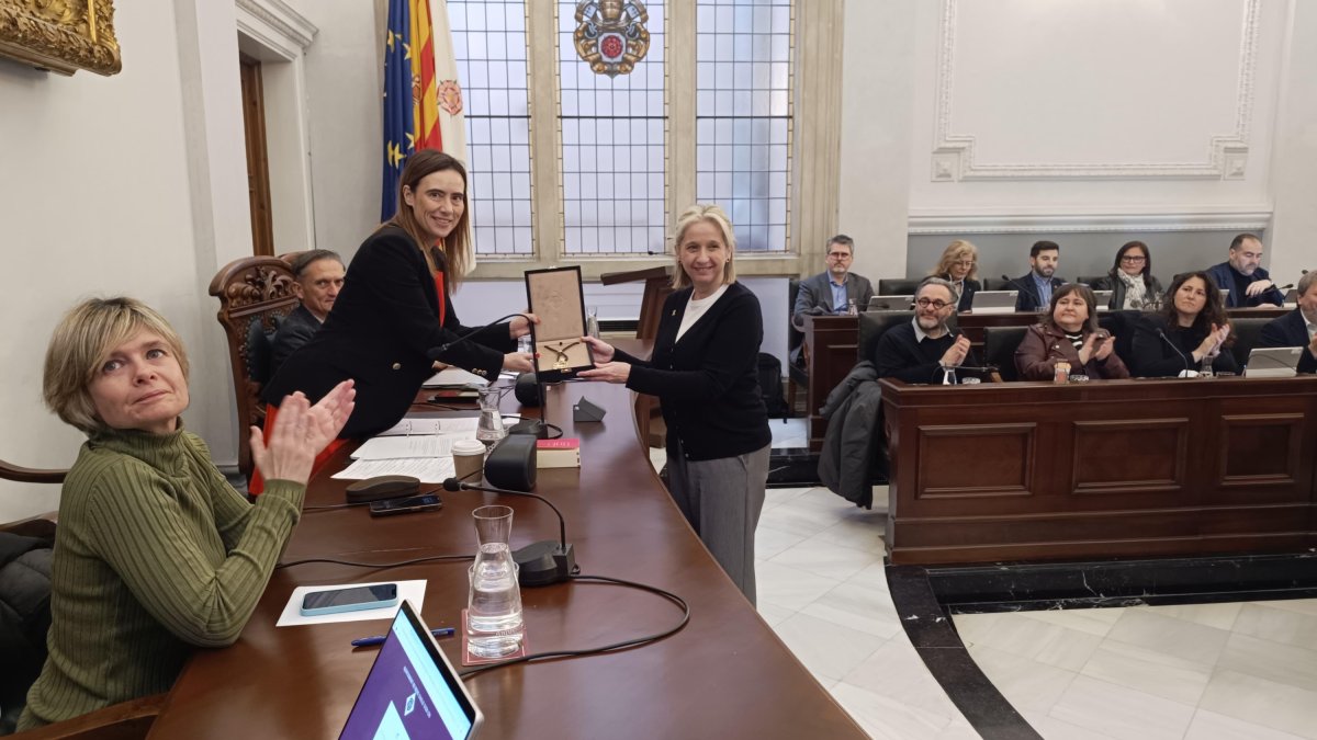 Presa de possessió de Sarah Dubois com a regidora de l'Ajuntament de Reus.