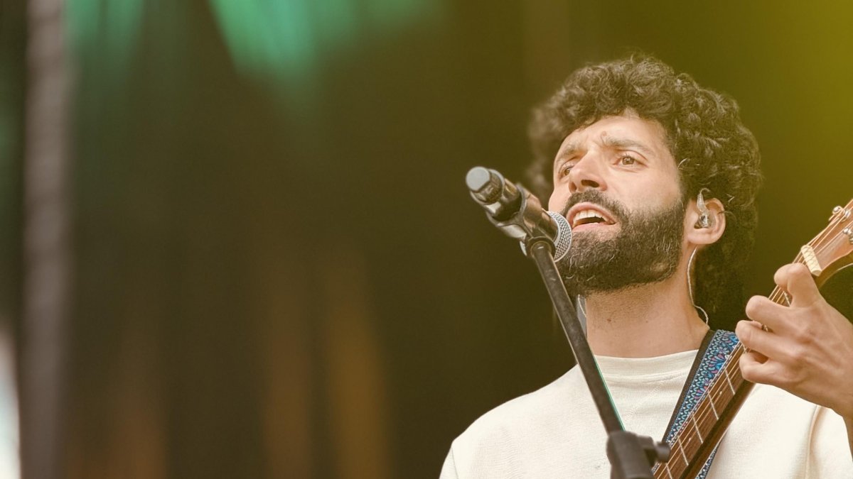 Imagen de archivo del cantante de Flix Andreu Peral en concierto.