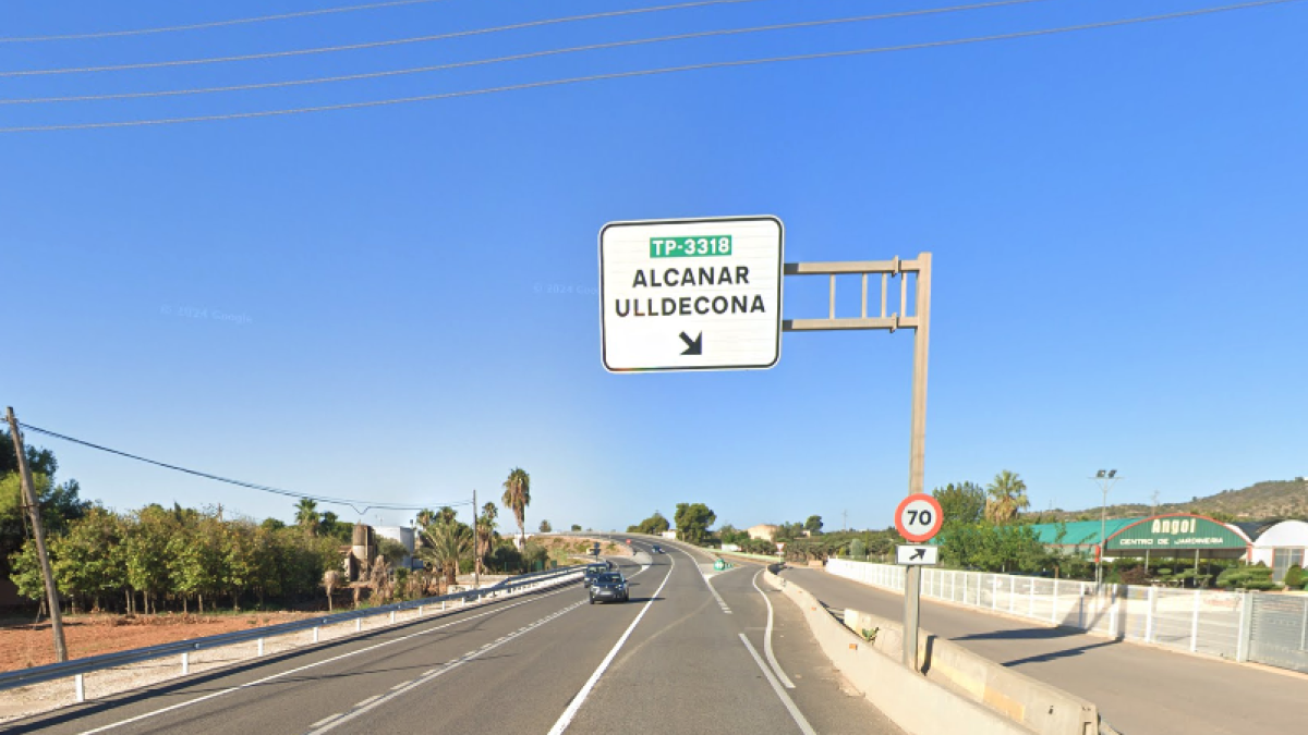 Imatge de l'N-430 al seu pas per Alcanar