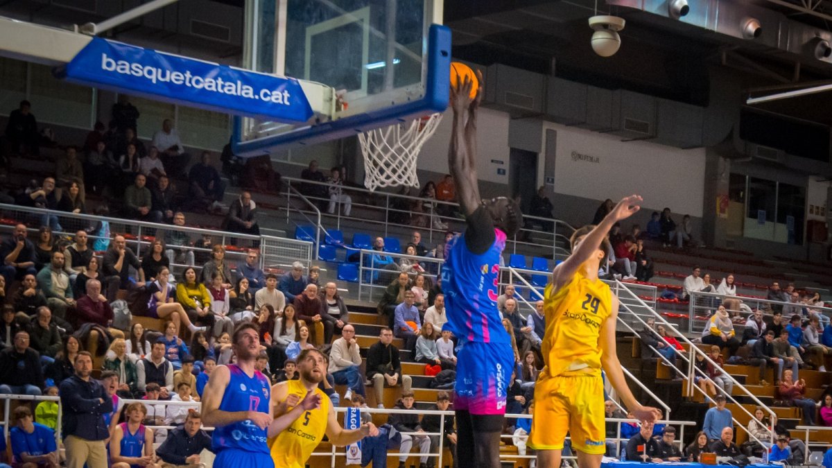 Ousmane Ndour durante el partido contra el Gran Canaria
