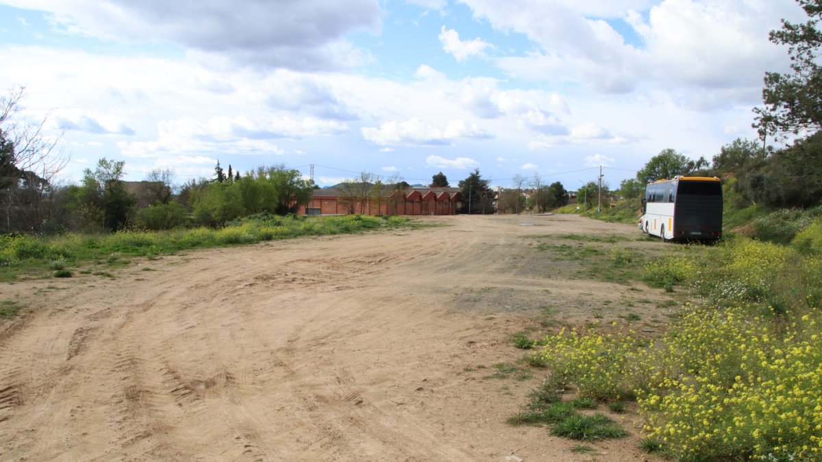 Imatge del solar on es preveu que hi hagi el futur heliport de Falset.