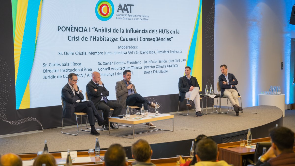 El Port Aventura Convention Centre acogió la jornada del sector de los apartamentos turísticos.