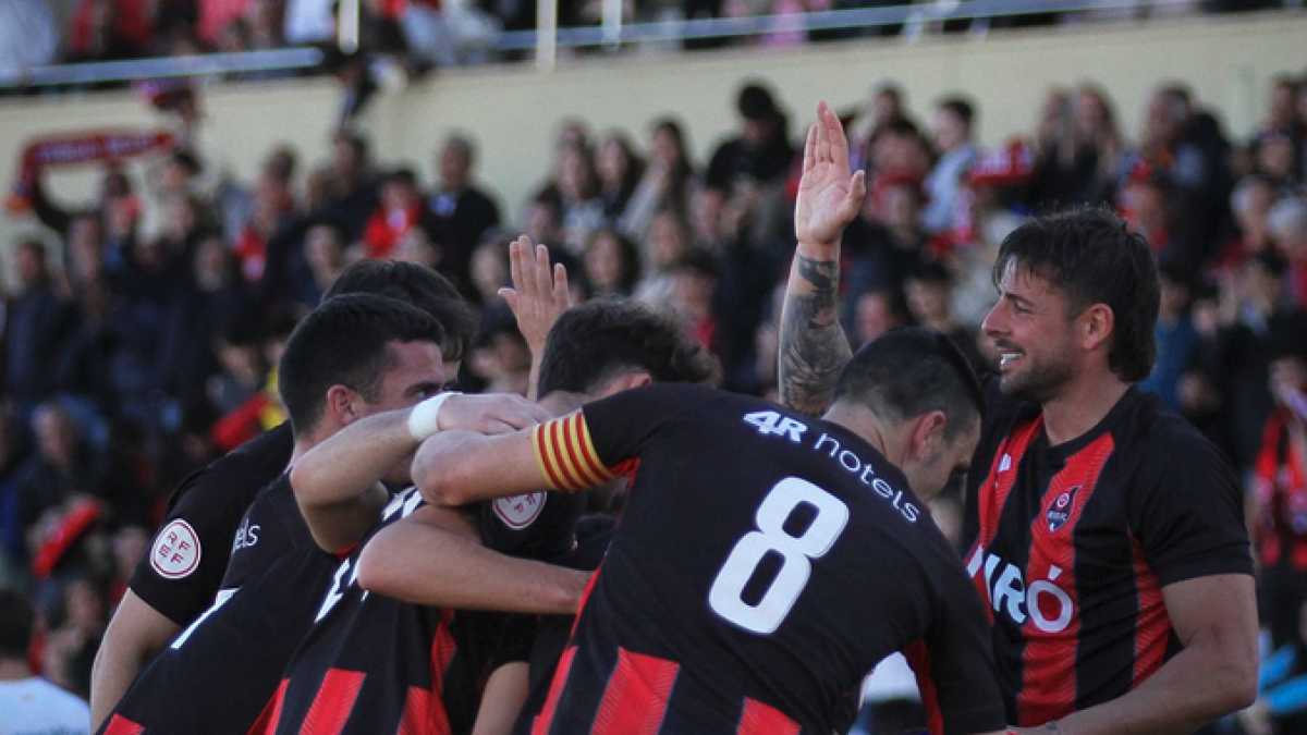 Els jugadors del Reus FC Reddis celebrant la victòria.