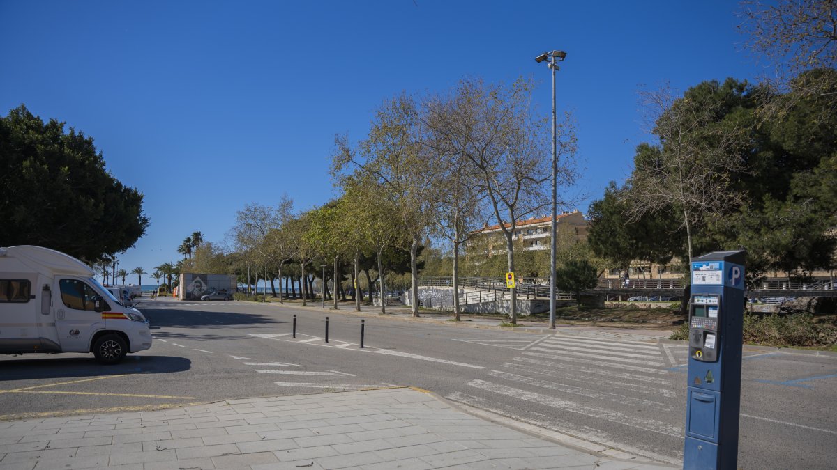 Imatge del actual aparcament en superfície del Parc del Pescador