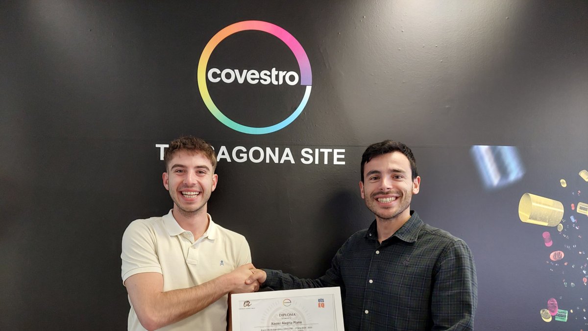 L’estudiant Xavier Alegría gaudirà d’una beca de 3.000 euros i pràctiques en la companyia per completar la seva formació en el màster de l’ETSEQ.