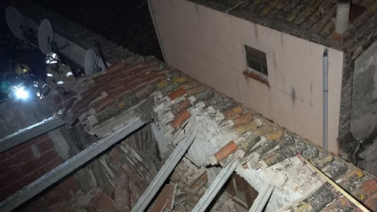 Imatge de la casa esfondrada a Cambrils.