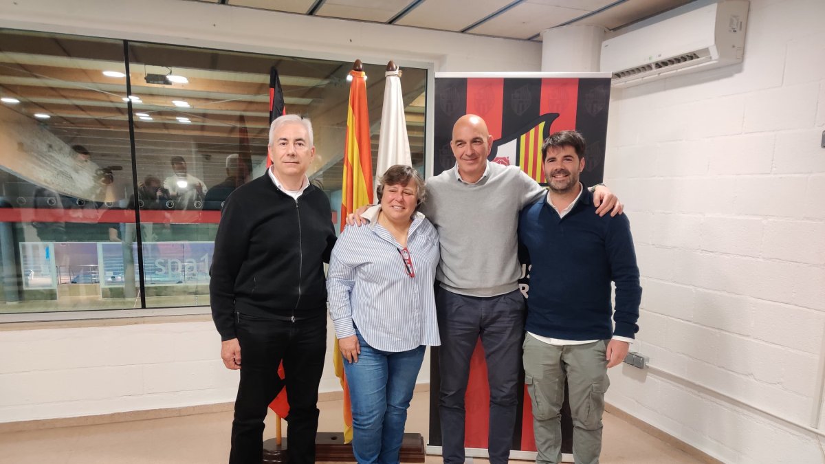 El momento de la renovación de Jordi Garcia en las instalaciones del Reus Deportiu.