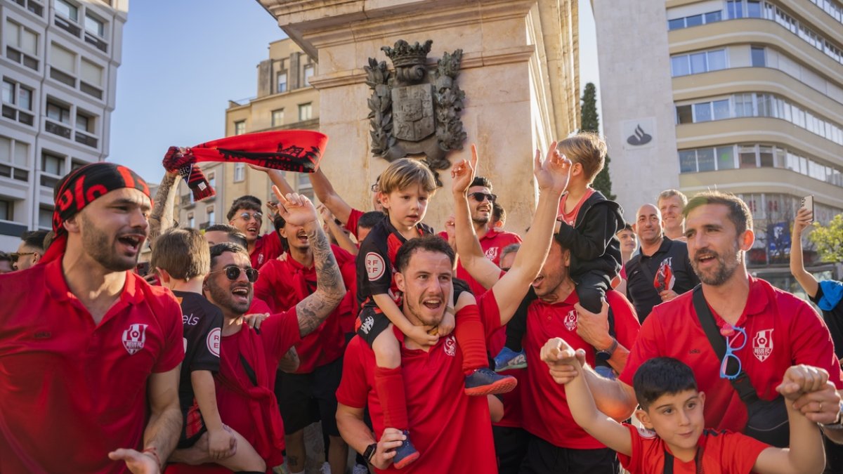 Celebración del ascenso a Segunda RFEF del Reus FC Reddis.