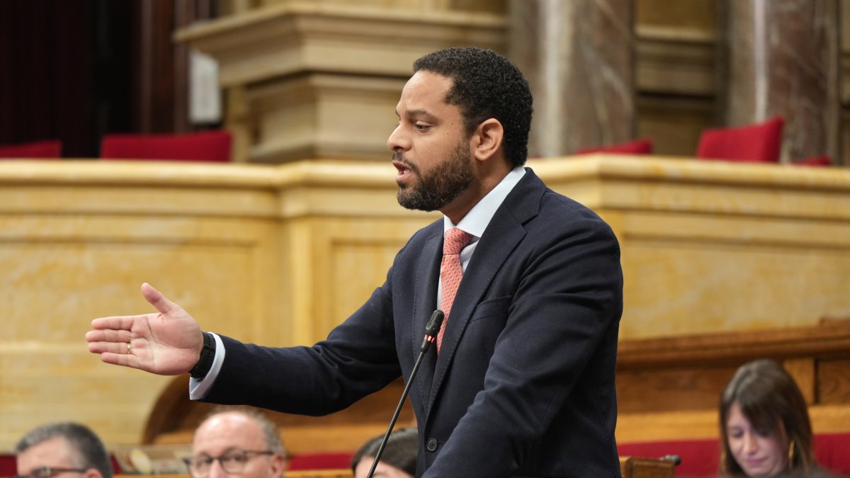 Imatge d'arxiu del líder de Vox, Ignacio Garriga, intervenint al Ple del Parlament