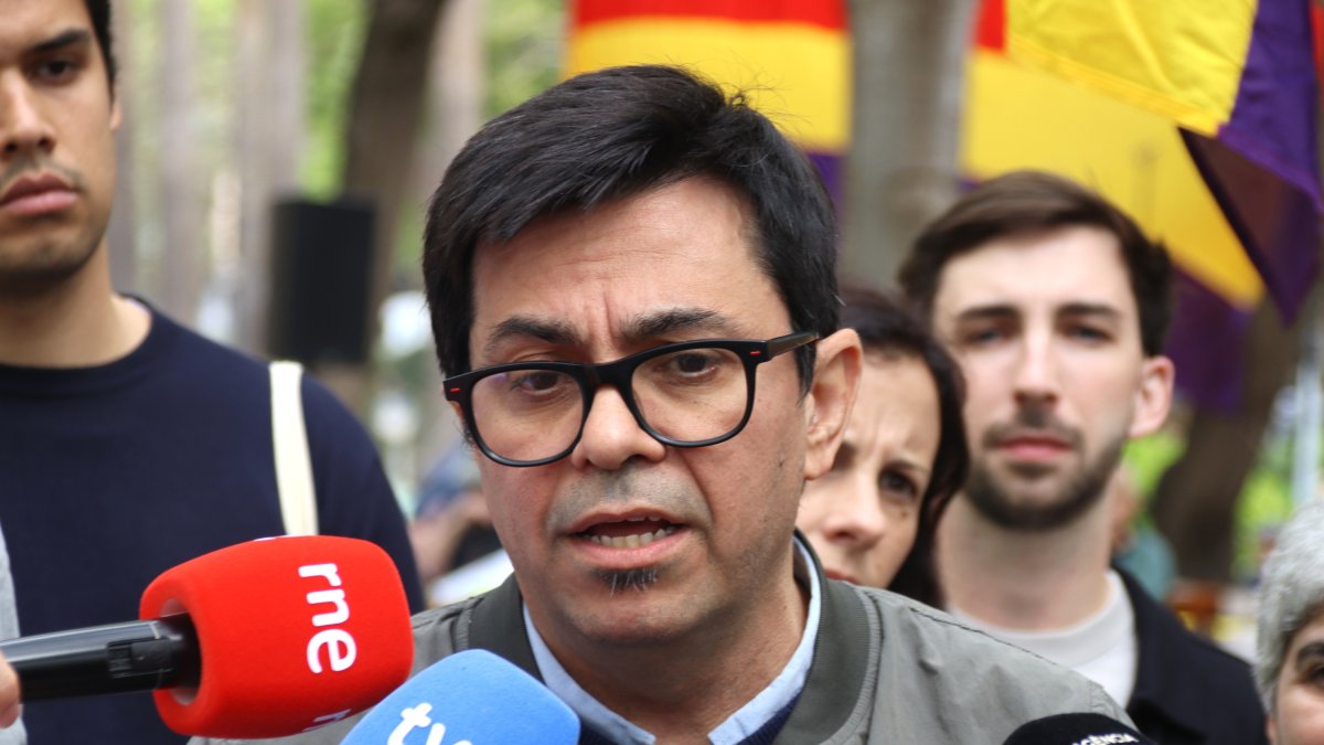 El portaveu dels Comuns i secretari primer de la Mesa del Congrés, Gerardo Pisarello, en una atenció als mitjans a Barcelona