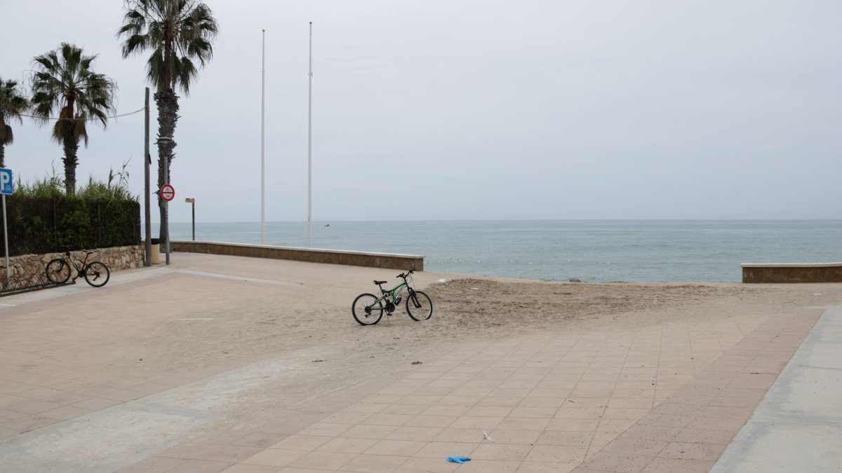 Paseo de la Barquera de Roda de Berà, donde murió un hombre apuñalado.