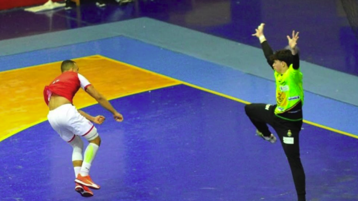 El tarragoní que s'ha alçat com a campió del Mediterrani i ja l'apunten com «el futur de l'handbol»
Albert Quesada va guanyar el darrer cap de setmana el Campionat Mediterrani 2025 a Tunisia