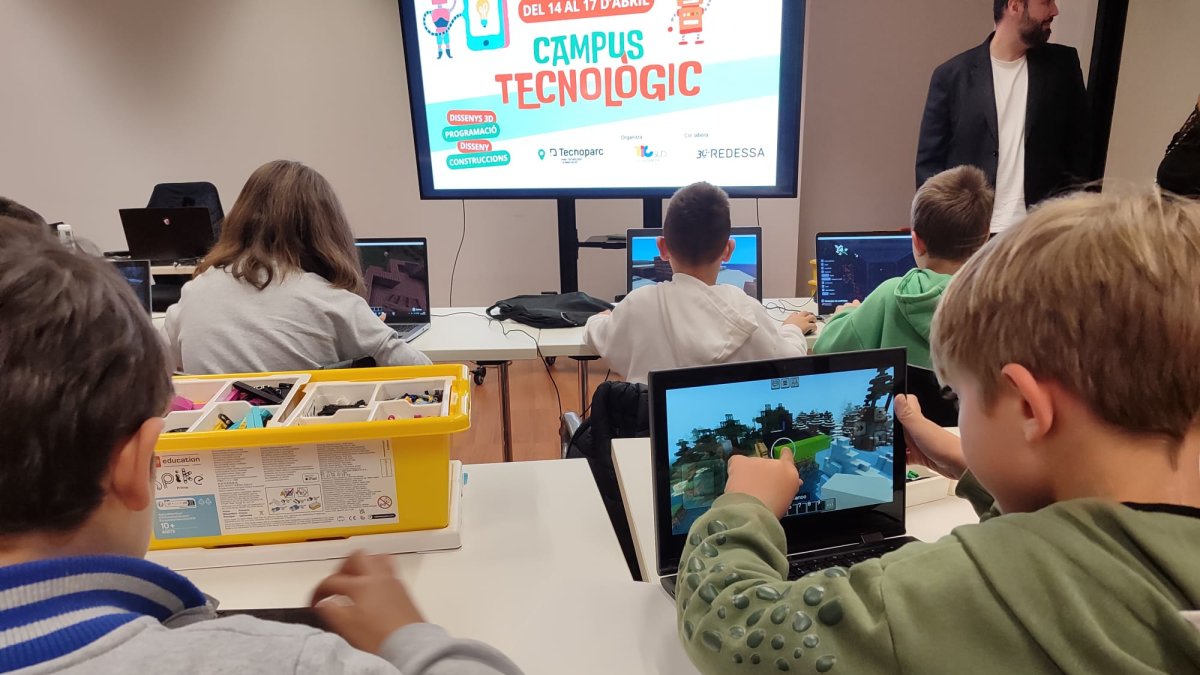 Fotografia del campus tecnològic organitzat pel Clúster TIC.