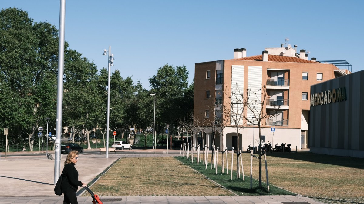 Imatge d'un dels solars oferits a la Generalitat per construir habitatges.