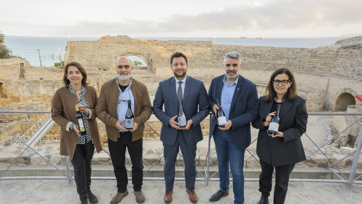 Momento de la presentación de la Feria del Vino de Falset en Tarragona.