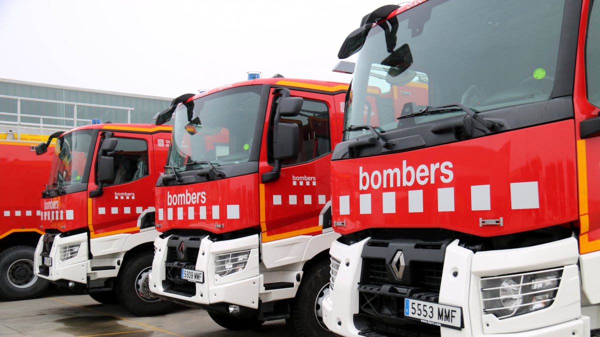 Imagen de archivo de varios camiones del cuerpo de Bomberos