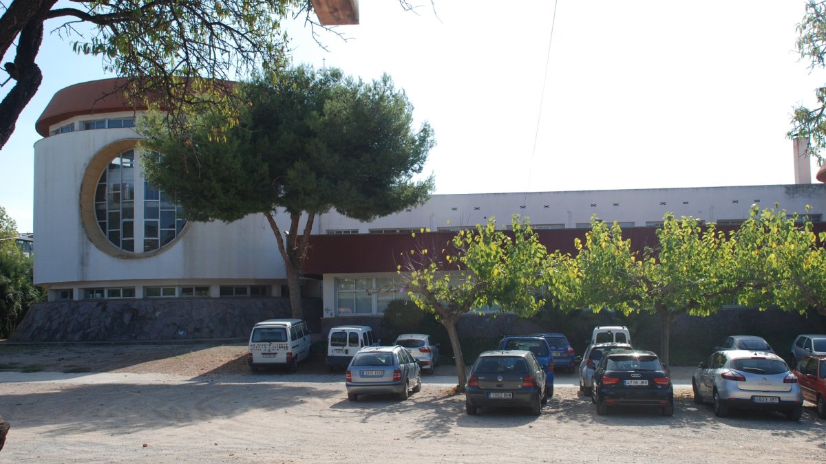 Una de les torres de l’Escola d’Art i Disseny