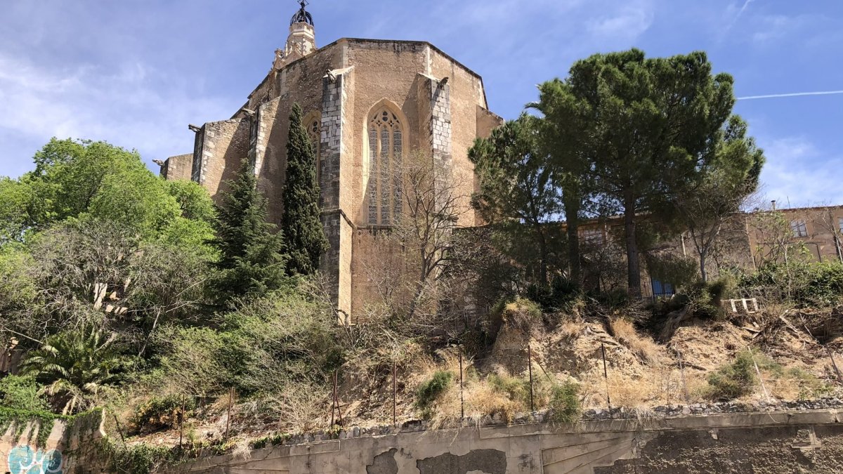 Estat actual de l'Hort del Rector, amb l'església de sant Joan de fons.