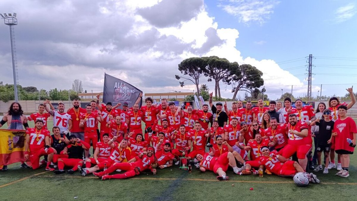 El equipo del Riudoms Rebels celebrando el título de campeón de Cataluña el pasado domingo.